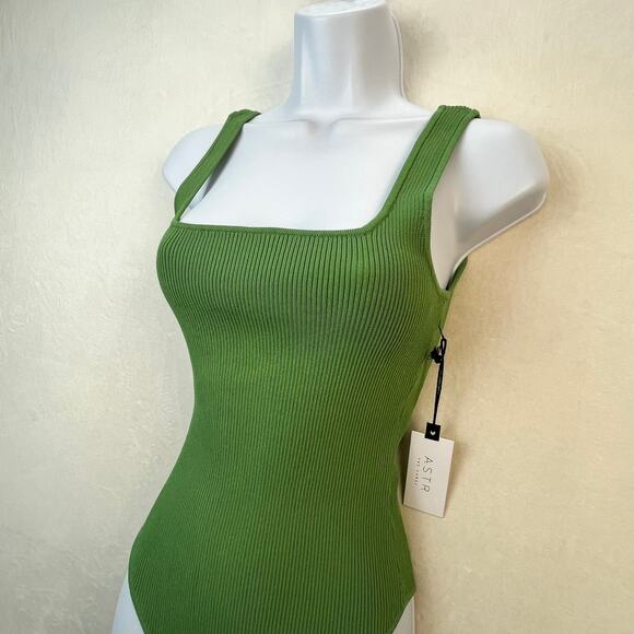 NWT ASTR Elmira Bodysuit Green Ribbed with Open Criss Cross Back Medium - Picture 3 of 13